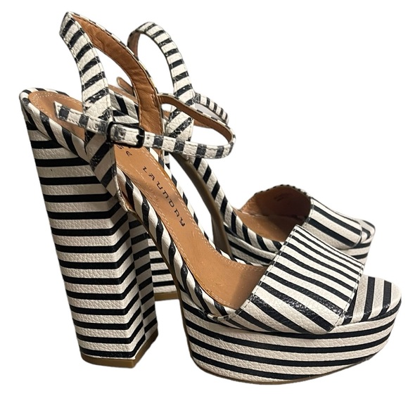 CHINESE LAUNDRY stripped platform heels - Picture 3 of 7